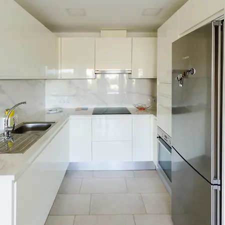 Apartment With Direct Sea Promenade Access *