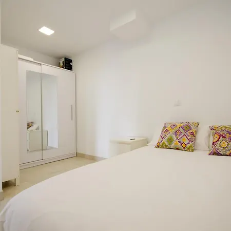 Apartment With Direct Sea Promenade Access